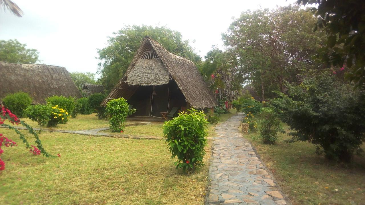 Bahari Pori Resort Pangani Luaran gambar