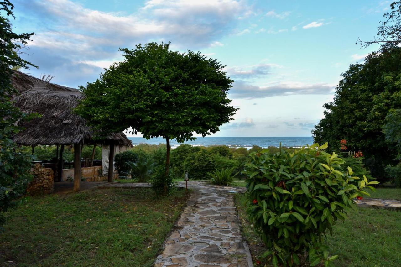 Bahari Pori Resort Pangani Luaran gambar